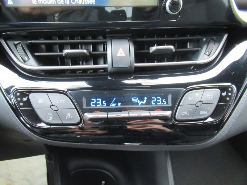 Photo 13 de l'offre de TOYOTA C-HR 1.8 HYBRIDE 122CH DYNAMIC BUSINESS E-CVT + PROGRAMME BEYOND ZERO ACADEMY à 20990€ chez J'NOV AUTO