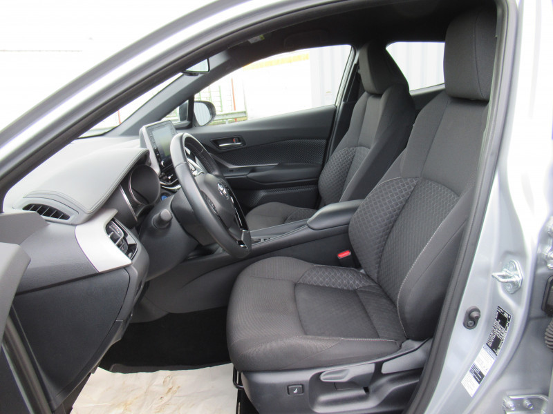 Photo 7 de l'offre de TOYOTA C-HR 1.8 HYBRIDE 122CH DYNAMIC BUSINESS E-CVT + PROGRAMME BEYOND ZERO ACADEMY à 20990€ chez J'NOV AUTO