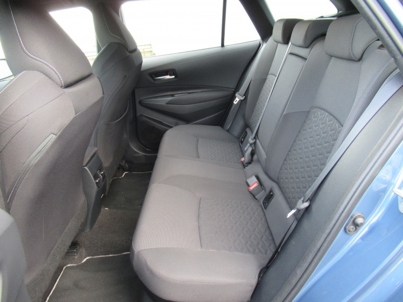 Photo 5 de l'offre de TOYOTA COROLLA TOURING SPT 184H DYNAMIC BUSINESS + PROGRAMME BEYOND ZERO ACADEMY MY22 à 19990€ chez J'NOV AUTO