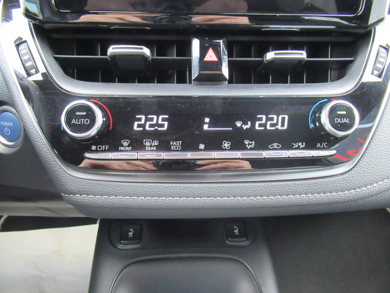 Photo 14 de l'offre de TOYOTA COROLLA TOURING SPT 184H DYNAMIC BUSINESS + PROGRAMME BEYOND ZERO ACADEMY MY22 à 19990€ chez J'NOV AUTO