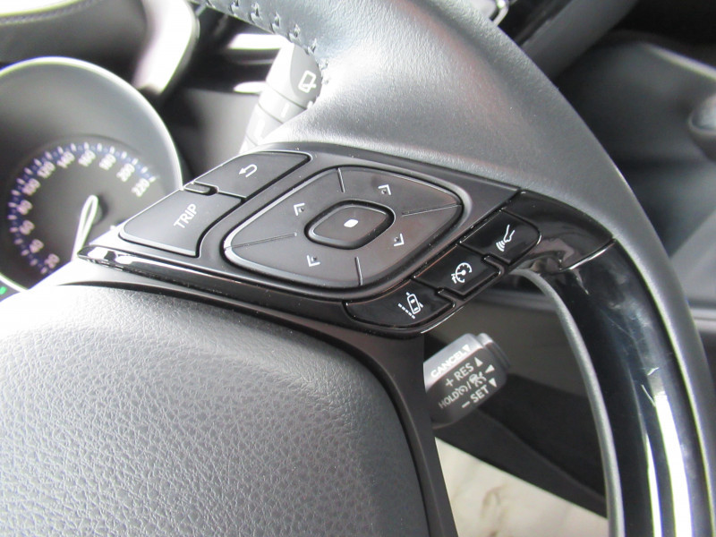 Photo 12 de l'offre de TOYOTA C-HR 1.8 HYBRIDE 122CH DYNAMIC BUSINESS E-CVT + PROGRAMME BEYOND ZERO ACADEMY à 20990€ chez J'NOV AUTO