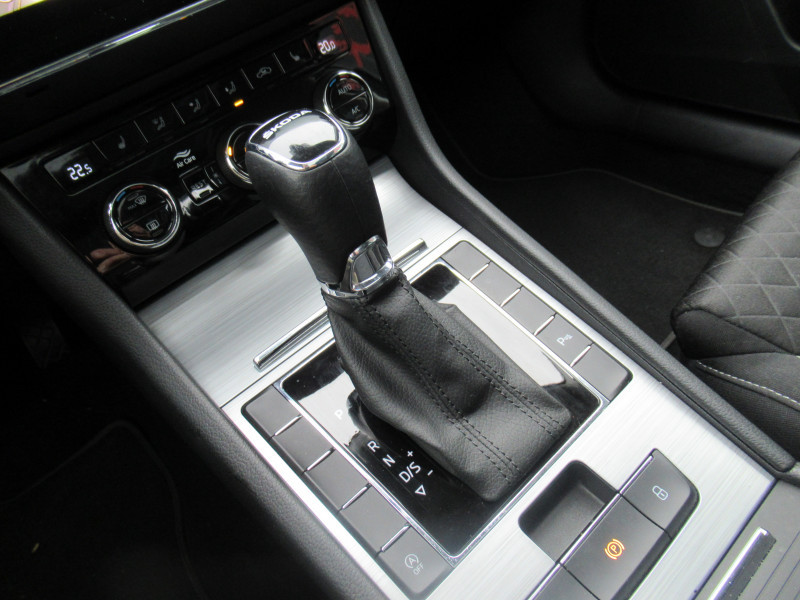 Photo 9 de l'offre de SKODA SUPERB COMBI 1.5 TSI ACT 150CH BUSINESS DSG7 à 24990€ chez J'NOV AUTO