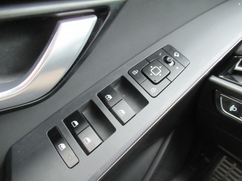 Photo 8 de l'offre de KIA NIRO 1.6 GDI 141CH HEV PREMIUM BUSINESS DCT6 à 25990€ chez J'NOV AUTO