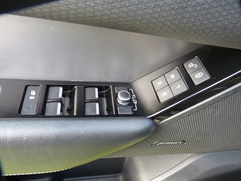 Photo 11 de l'offre de LAND-ROVER RANGE ROVER VELAR 2.0D 240CH R-DYNAMIC S AWD BVA MOTEUR 40 000 KM à 26990€ chez Vent d'ouest automobiles