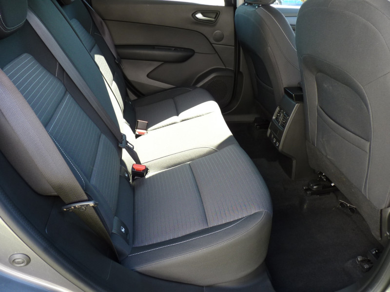 Photo 6 de l'offre de RENAULT ARKANA 1.6 E-TECH HYBRIDE 145CH EVOLUTION -22 à 20990€ chez Vent d'ouest automobiles