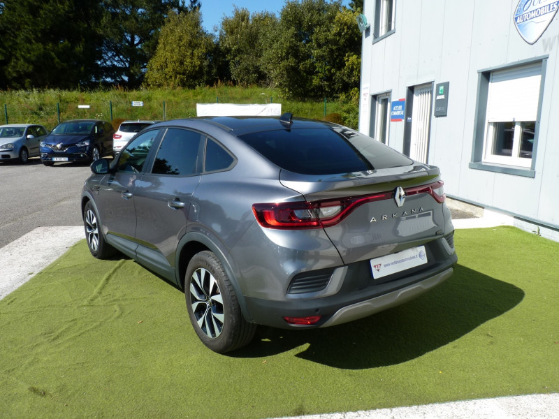 Photo 3 de l'offre de RENAULT ARKANA 1.6 E-TECH HYBRIDE 145CH EVOLUTION -22 à 20990€ chez Vent d'ouest automobiles