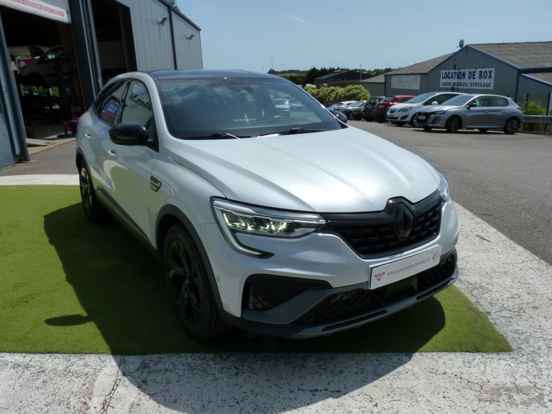 Photo 2 de l'offre de RENAULT ARKANA 1.6 E-TECH HYBRIDE 145CH ENGINEERED -22 à 22490€ chez Vent d'ouest automobiles