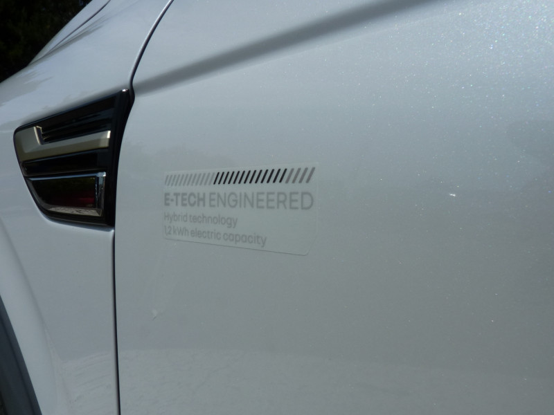 Photo 18 de l'offre de RENAULT ARKANA 1.6 E-TECH HYBRIDE 145CH ENGINEERED -22 à 22490€ chez Vent d'ouest automobiles