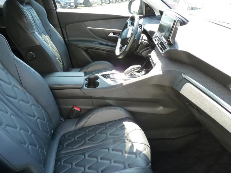 Photo 5 de l'offre de PEUGEOT 3008 HYBRID4 300CH ALLURE PACK E-EAT8 à 21990€ chez Vent d'ouest automobiles