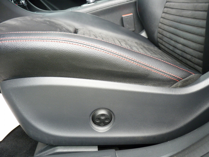 Photo 16 de l'offre de MERCEDES-BENZ CLA SHOOTING BRAKE 200 D FASCINATION 7G-DCT EURO6C à 23990€ chez Vent d'ouest automobiles