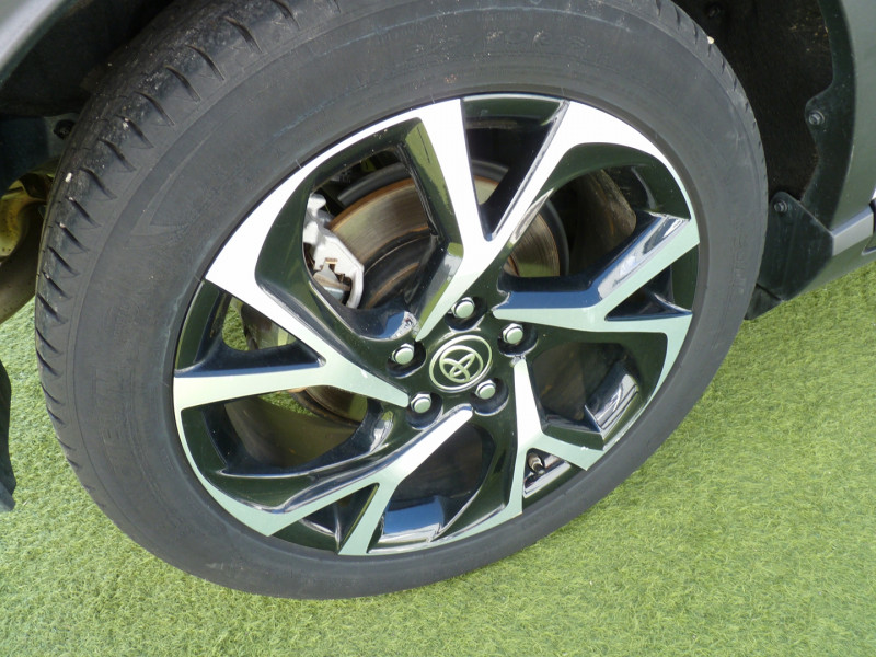 Photo 16 de l'offre de TOYOTA C-HR 184H DISTINCTIVE 2WD E-CVT MY20 à 22490€ chez Vent d'ouest automobiles