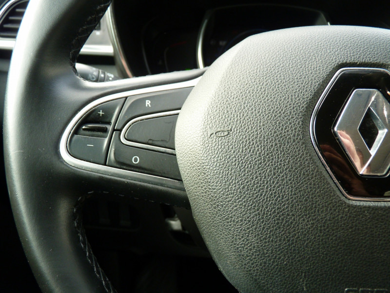 Photo 9 de l'offre de RENAULT KADJAR 1.5 DCI 110CH ENERGY INTENS EDC ECOÂ² à 13490€ chez Vent d'ouest automobiles