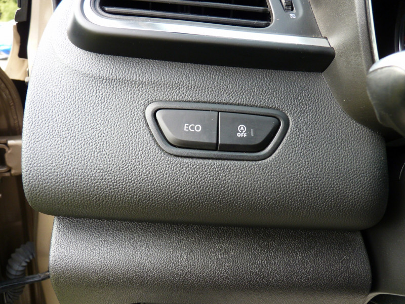 Photo 11 de l'offre de RENAULT KADJAR 1.5 DCI 110CH ENERGY INTENS EDC ECOÂ² à 13490€ chez Vent d'ouest automobiles