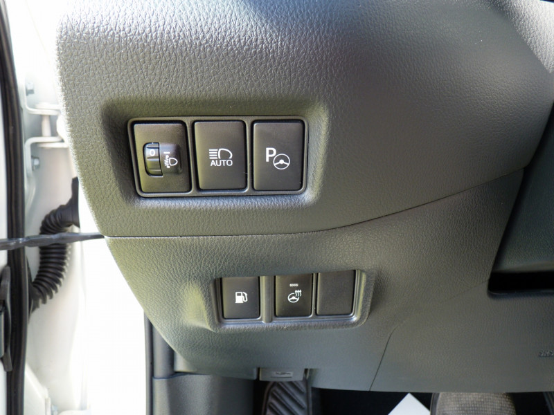 Photo 12 de l'offre de TOYOTA C-HR 184H DISTINCTIVE 2WD E-CVT MY20 à 22490€ chez Vent d'ouest automobiles