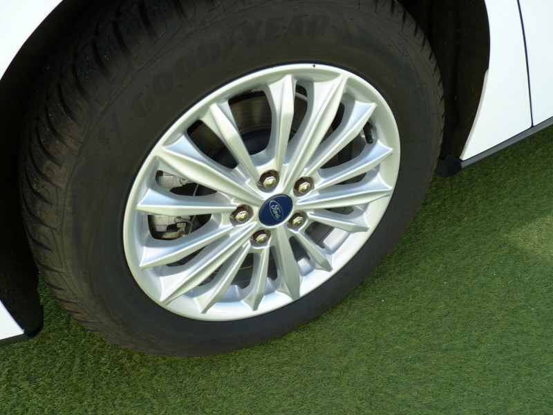 Photo 17 de l'offre de FORD FOCUS SW 1.5 ECOBLUE 120CH TITANIUM X BVA à 16990€ chez Vent d'ouest automobiles