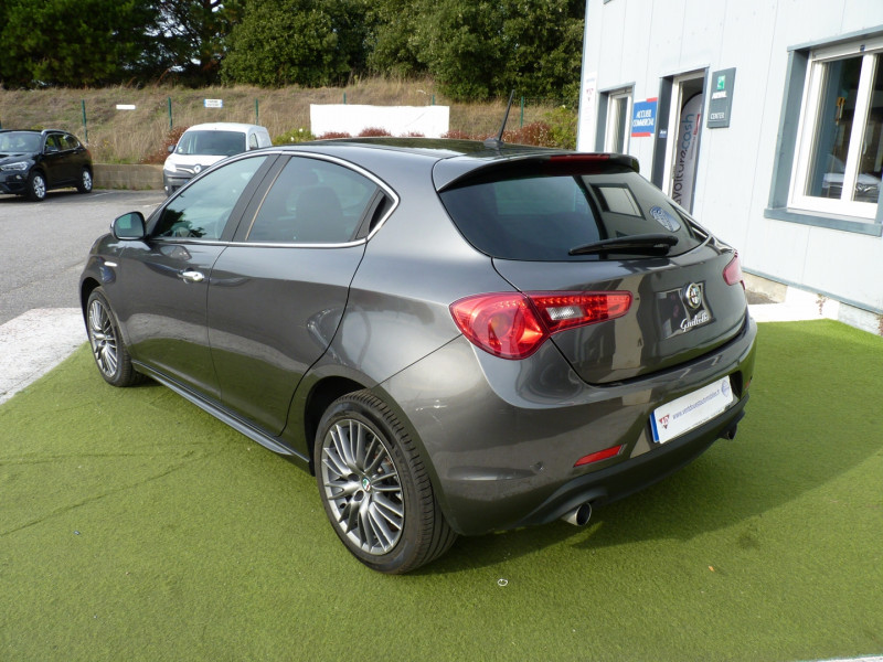 Photo 3 de l'offre de ALFA ROMEO GIULIETTA 2.0 JTDM170 COLLEZIONE STOP&START ALFA TCT à 13490€ chez Vent d'ouest automobiles