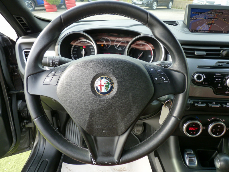 Photo 8 de l'offre de ALFA ROMEO GIULIETTA 2.0 JTDM170 COLLEZIONE STOP&START ALFA TCT à 13490€ chez Vent d'ouest automobiles