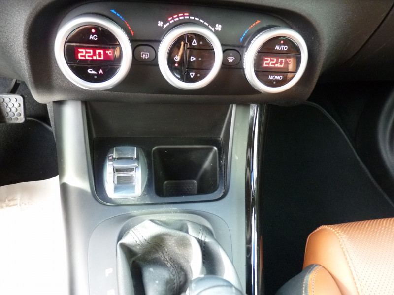 Photo 10 de l'offre de ALFA ROMEO GIULIETTA 2.0 JTDM170 COLLEZIONE STOP&START ALFA TCT à 13490€ chez Vent d'ouest automobiles