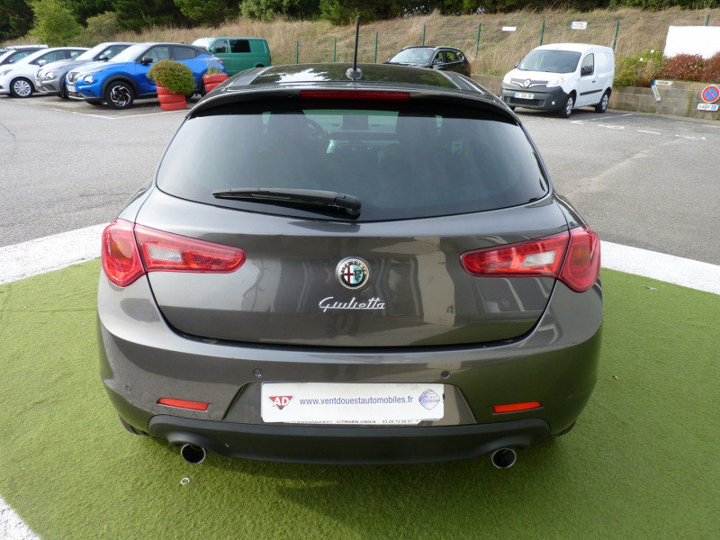 Photo 14 de l'offre de ALFA ROMEO GIULIETTA 2.0 JTDM170 COLLEZIONE STOP&START ALFA TCT à 13490€ chez Vent d'ouest automobiles