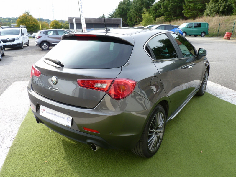Photo 4 de l'offre de ALFA ROMEO GIULIETTA 2.0 JTDM170 COLLEZIONE STOP&START ALFA TCT à 13490€ chez Vent d'ouest automobiles