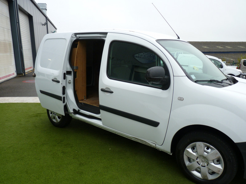 Photo 13 de l'offre de RENAULT KANGOO II EXPRESS 1.5 DCI 90CH CONFORT EDC EURO6 à 10990€ chez Vent d'ouest automobiles