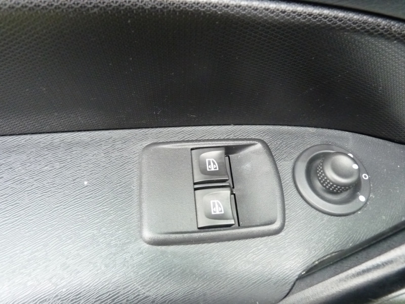 Photo 13 de l'offre de RENAULT KANGOO II EXPRESS 1.5 BLUE DCI 95CH EXTRA R-LINK à 10490€ chez Vent d'ouest automobiles