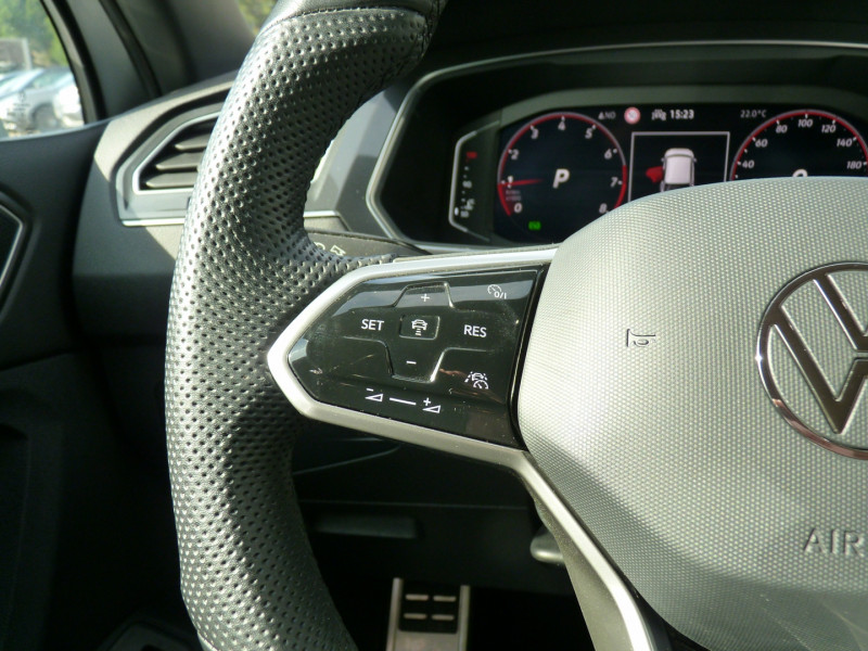 Photo 9 de l'offre de VOLKSWAGEN TIGUAN 1.5 TSI 150CH R-LINE EXCLUSIVE DSG7 à 39490€ chez Vent d'ouest automobiles