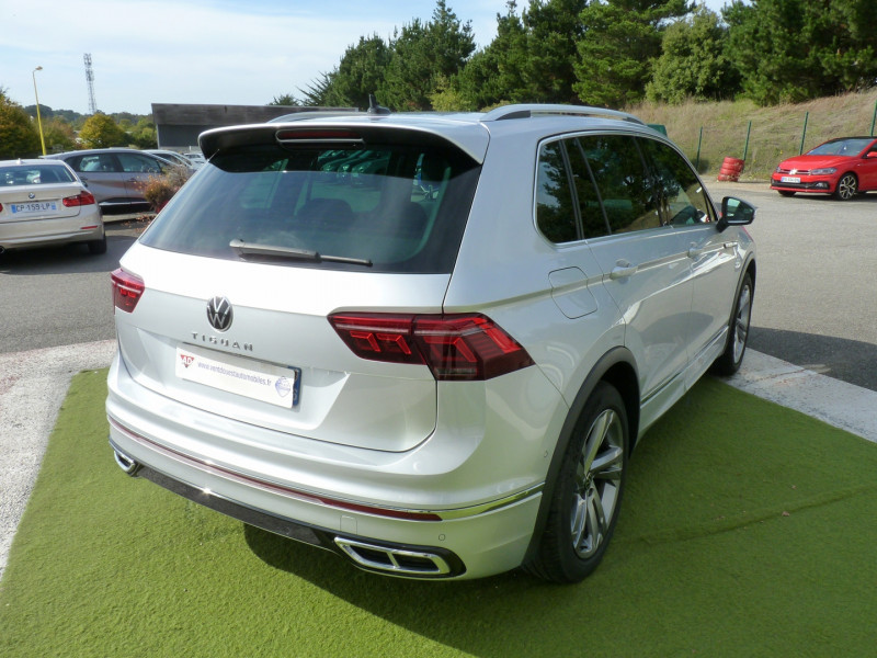 Photo 4 de l'offre de VOLKSWAGEN TIGUAN 1.5 TSI 150CH R-LINE EXCLUSIVE DSG7 à 39490€ chez Vent d'ouest automobiles