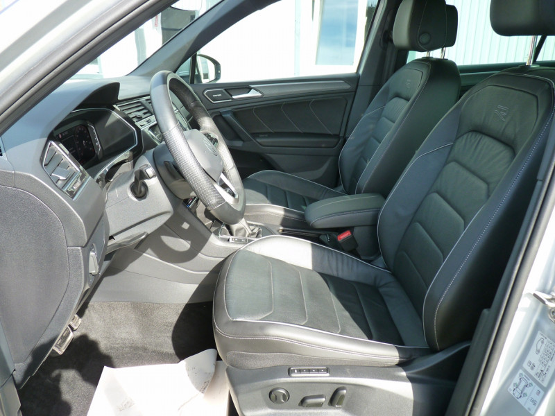 Photo 5 de l'offre de VOLKSWAGEN TIGUAN 1.5 TSI 150CH R-LINE EXCLUSIVE DSG7 à 39490€ chez Vent d'ouest automobiles