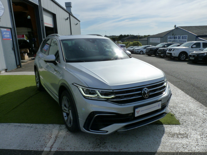 Photo 2 de l'offre de VOLKSWAGEN TIGUAN 1.5 TSI 150CH R-LINE EXCLUSIVE DSG7 à 39490€ chez Vent d'ouest automobiles