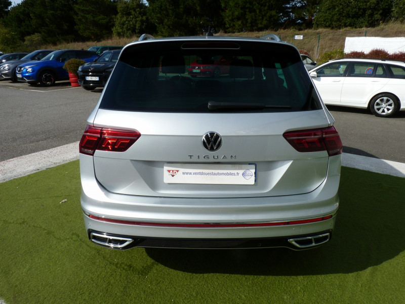 Photo 17 de l'offre de VOLKSWAGEN TIGUAN 1.5 TSI 150CH R-LINE EXCLUSIVE DSG7 à 39490€ chez Vent d'ouest automobiles