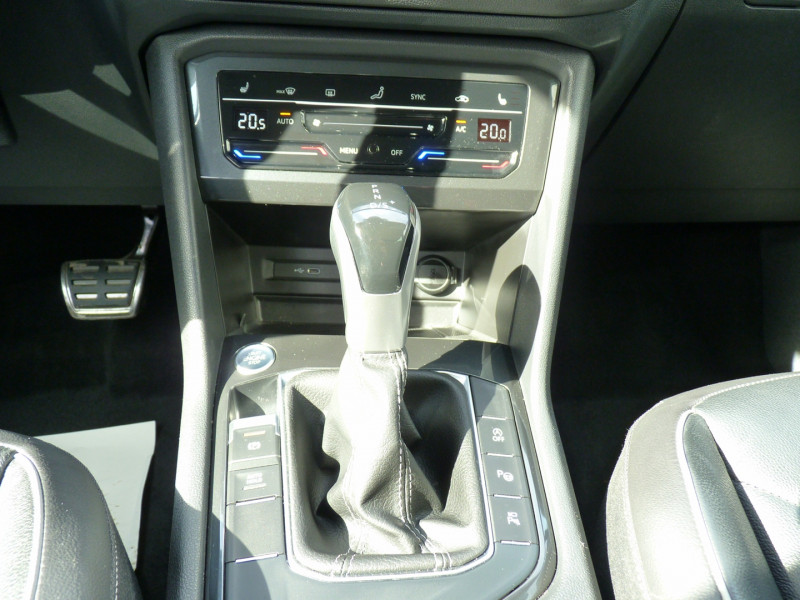 Photo 11 de l'offre de VOLKSWAGEN TIGUAN 1.5 TSI 150CH R-LINE EXCLUSIVE DSG7 à 39490€ chez Vent d'ouest automobiles
