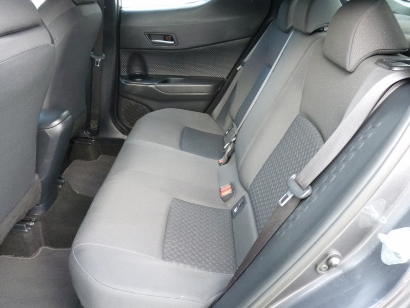 Photo 6 de l'offre de TOYOTA C-HR 122H DYNAMIC BUSINESS 2WD E-CVT + STAGE HYBRID ACADEMY MY20 à 19990€ chez Vent d'ouest automobiles