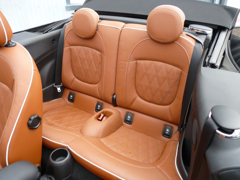 Photo 6 de l'offre de MINI CABRIO COOPER D 116CH CHILI à 16990€ chez Vent d'ouest automobiles