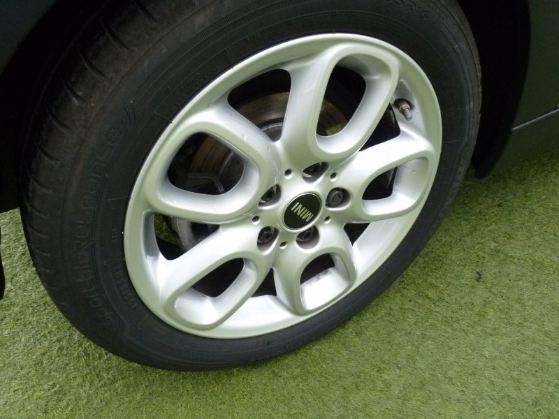 Photo 16 de l'offre de MINI CABRIO COOPER D 116CH CHILI à 16990€ chez Vent d'ouest automobiles