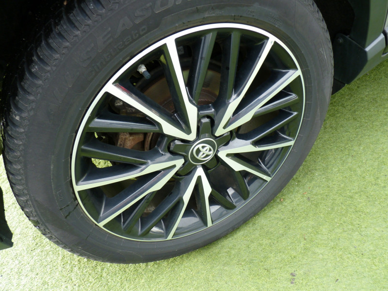 Photo 17 de l'offre de TOYOTA C-HR 122H DISTINCTIVE 2WD E-CVT RC18 à 19990€ chez Vent d'ouest automobiles