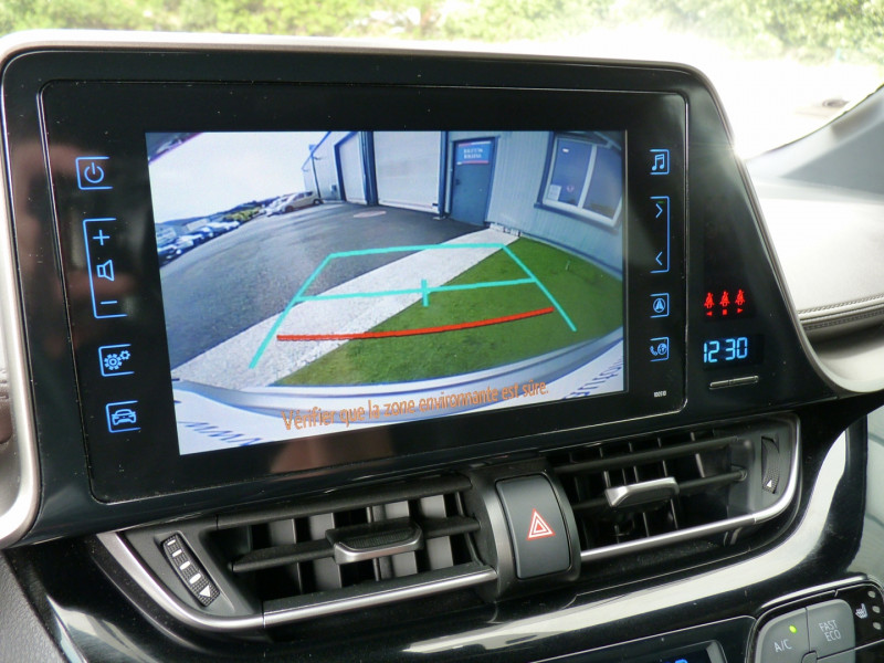 Photo 12 de l'offre de TOYOTA C-HR 122H DISTINCTIVE 2WD E-CVT RC18 à 19990€ chez Vent d'ouest automobiles