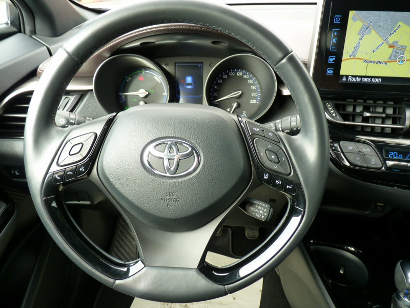 Photo 8 de l'offre de TOYOTA C-HR 122H DISTINCTIVE 2WD E-CVT RC18 à 19990€ chez Vent d'ouest automobiles
