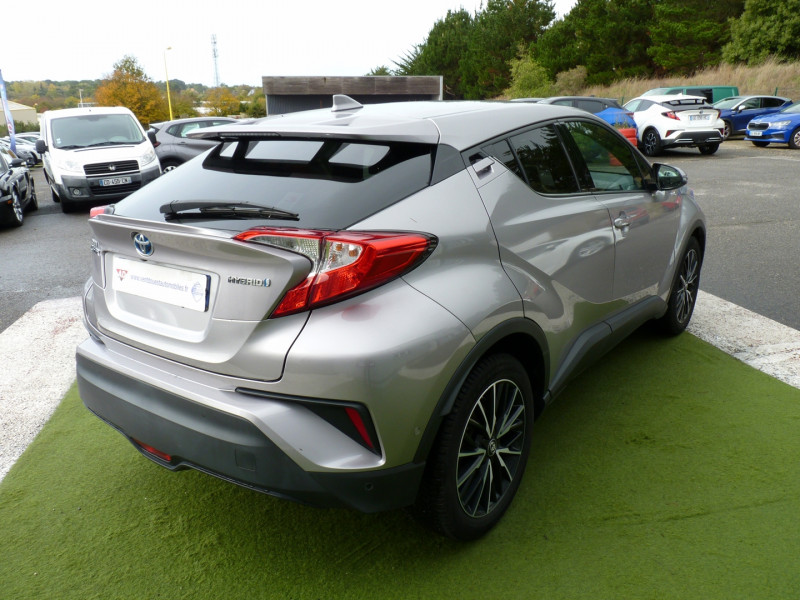 Photo 4 de l'offre de TOYOTA C-HR 122H DISTINCTIVE 2WD E-CVT RC18 à 19990€ chez Vent d'ouest automobiles