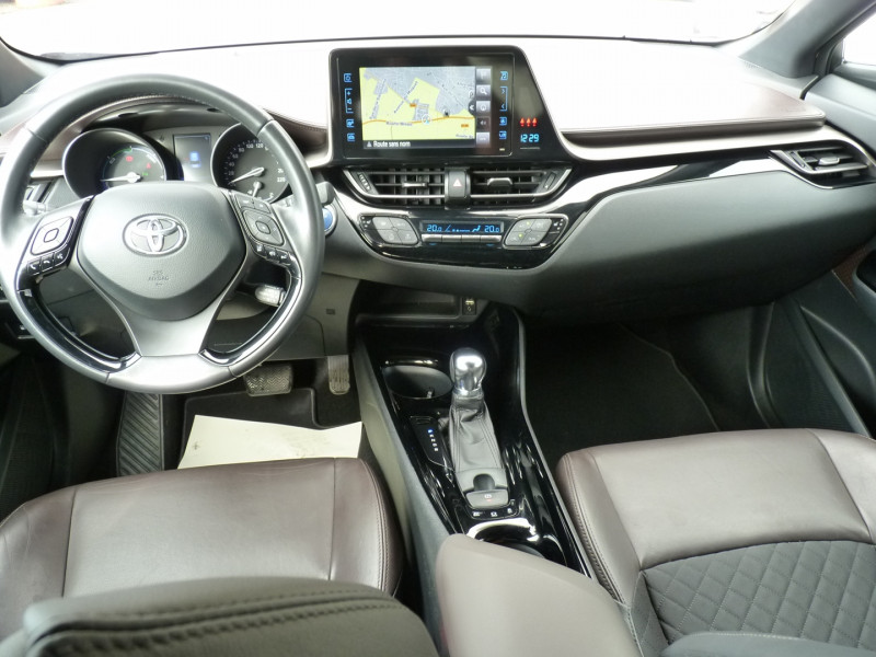 Photo 7 de l'offre de TOYOTA C-HR 122H DISTINCTIVE 2WD E-CVT RC18 à 19990€ chez Vent d'ouest automobiles
