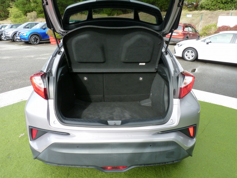 Photo 15 de l'offre de TOYOTA C-HR 122H DISTINCTIVE 2WD E-CVT RC18 à 19990€ chez Vent d'ouest automobiles