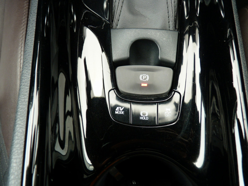 Photo 11 de l'offre de TOYOTA C-HR 122H DISTINCTIVE 2WD E-CVT RC18 à 19990€ chez Vent d'ouest automobiles