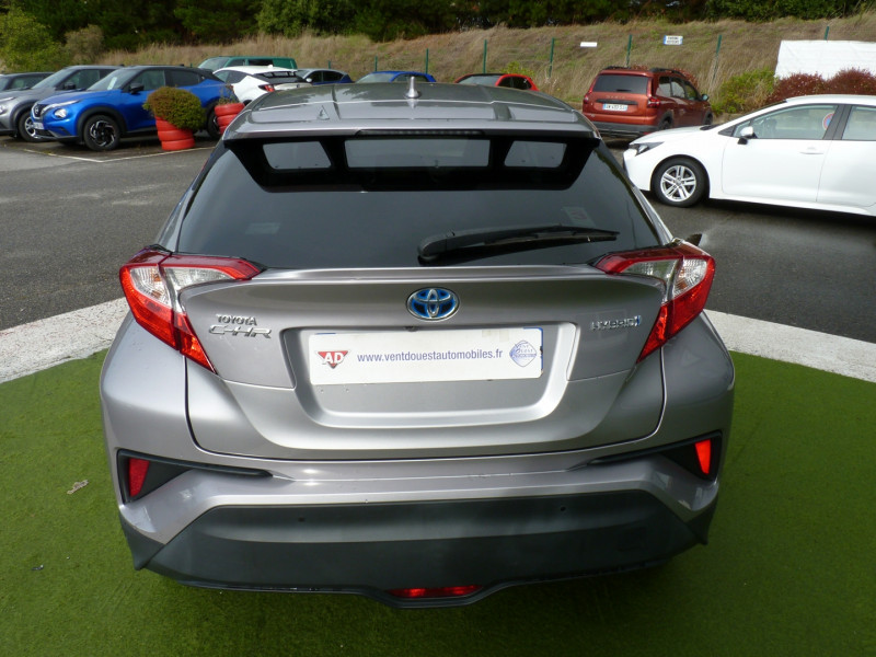 Photo 16 de l'offre de TOYOTA C-HR 122H DISTINCTIVE 2WD E-CVT RC18 à 19990€ chez Vent d'ouest automobiles