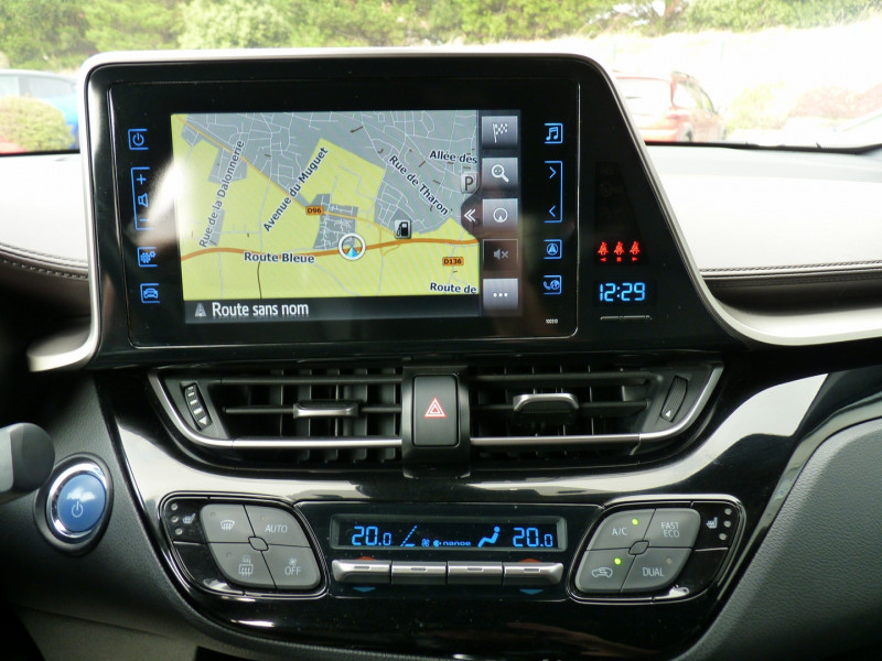 Photo 10 de l'offre de TOYOTA C-HR 122H DISTINCTIVE 2WD E-CVT RC18 à 19990€ chez Vent d'ouest automobiles