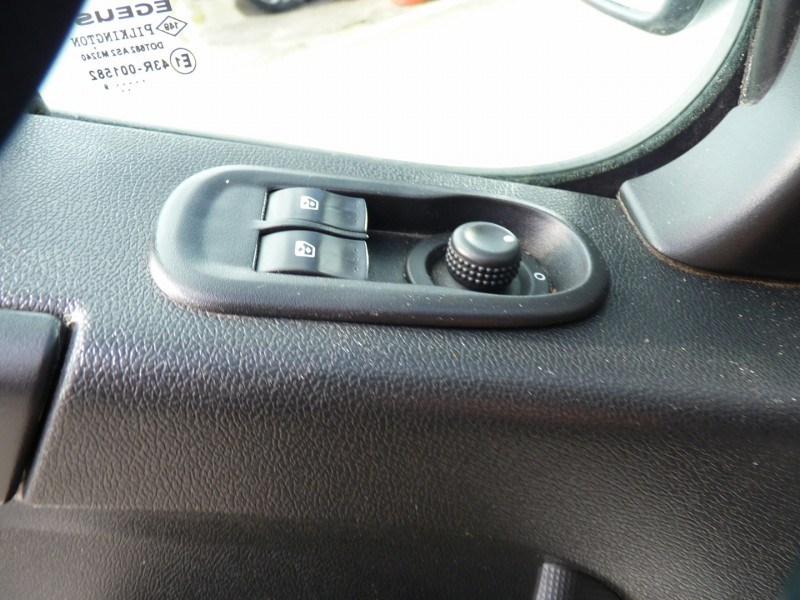 Photo 10 de l'offre de RENAULT MASTER III GRD VOL F3500 L3 2.3 DCI 170CH ENERGY 20M3 CONFORT EURO6 à 18990€ chez Vent d'ouest automobiles