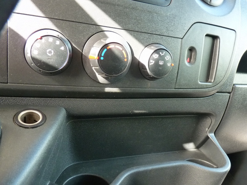 Photo 7 de l'offre de RENAULT MASTER III GRD VOL F3500 L3 2.3 DCI 170CH ENERGY 20M3 CONFORT EURO6 à 18990€ chez Vent d'ouest automobiles