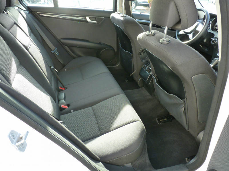 Photo 5 de l'offre de MERCEDES-BENZ CLASSE C BREAK 180 CDI CLASSIC 7G-TRONIC + à 12990€ chez Vent d'ouest automobiles