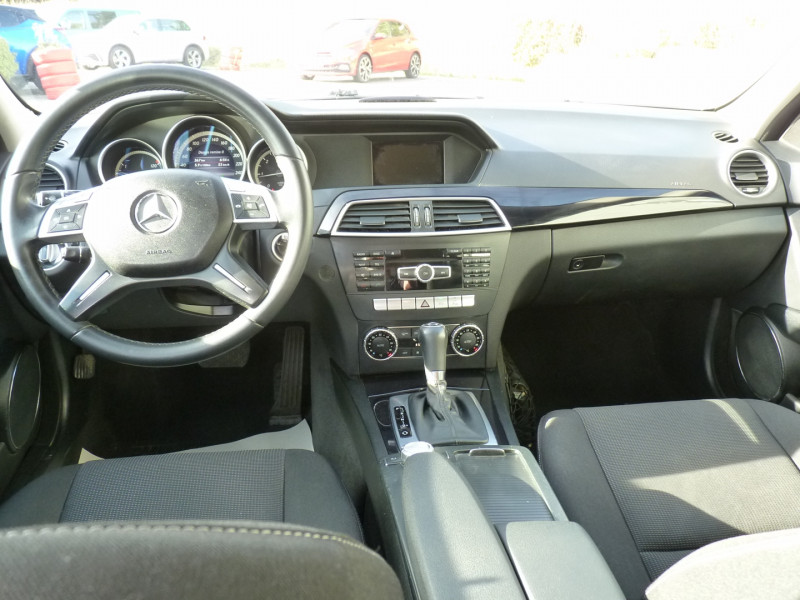 Photo 6 de l'offre de MERCEDES-BENZ CLASSE C BREAK 180 CDI CLASSIC 7G-TRONIC + à 12990€ chez Vent d'ouest automobiles