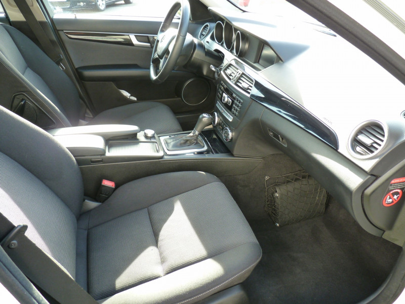 Photo 4 de l'offre de MERCEDES-BENZ CLASSE C BREAK 180 CDI CLASSIC 7G-TRONIC + à 12990€ chez Vent d'ouest automobiles