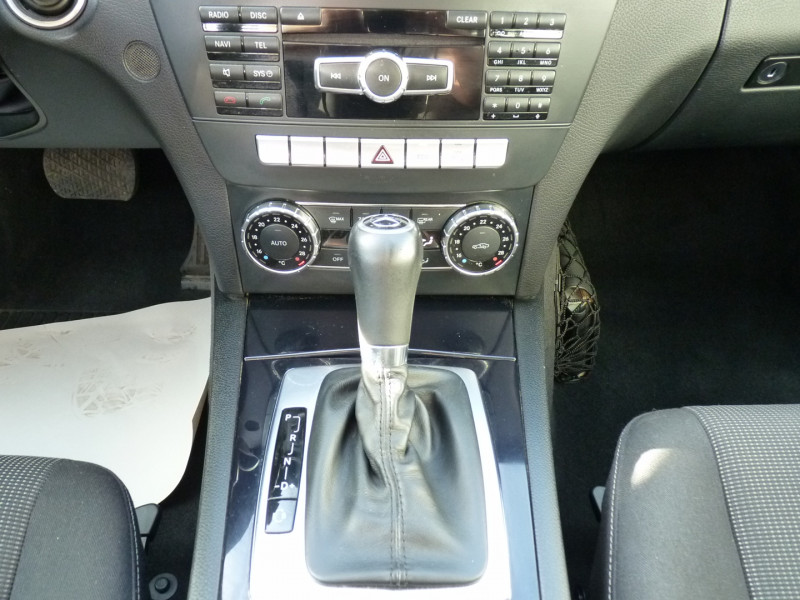 Photo 9 de l'offre de MERCEDES-BENZ CLASSE C BREAK 180 CDI CLASSIC 7G-TRONIC + à 12990€ chez Vent d'ouest automobiles